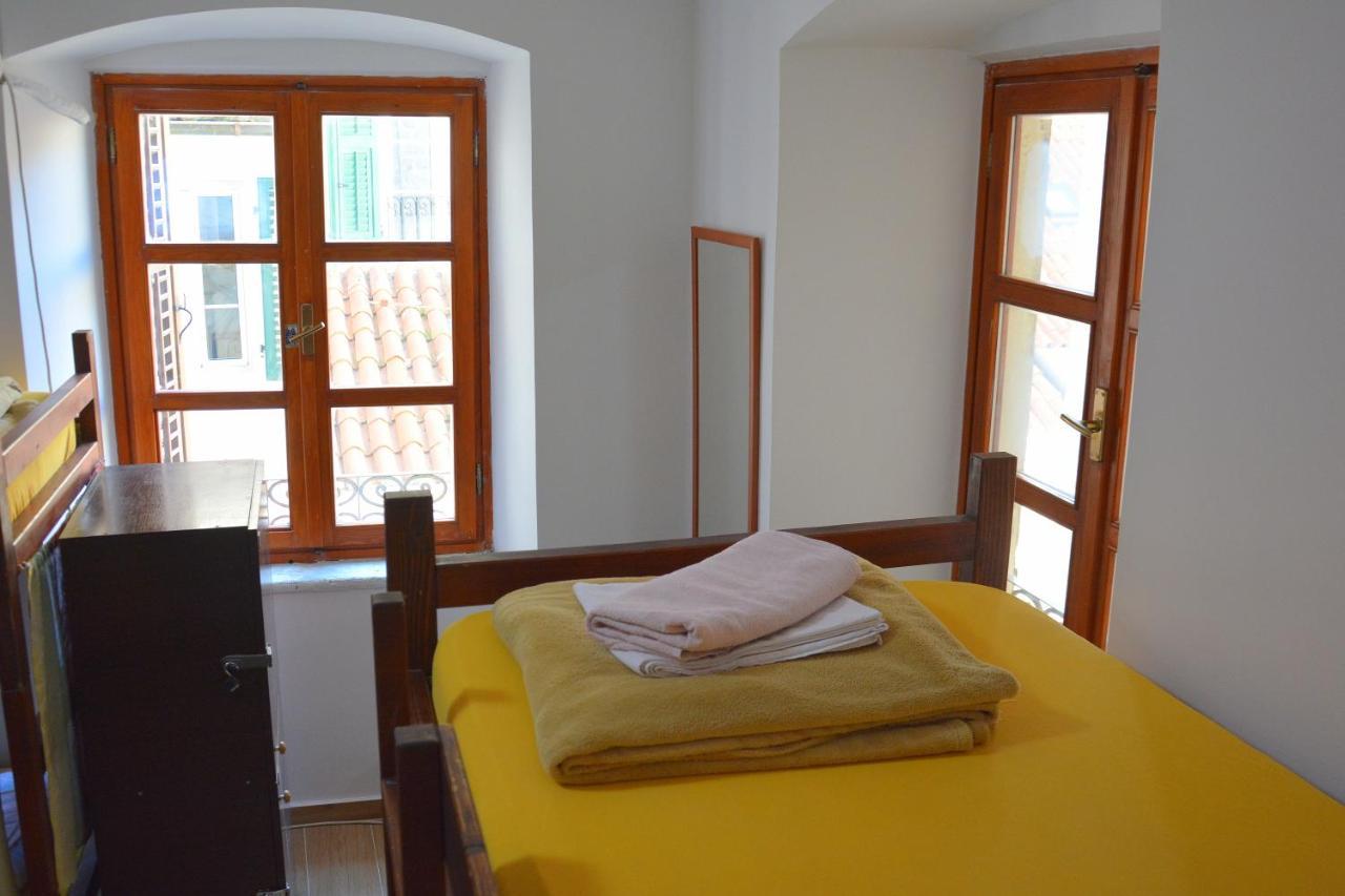 Montenegro Backpackers Home โกตอร์ ภายนอก รูปภาพ