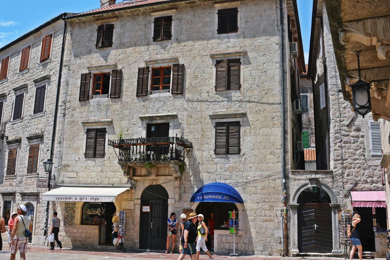 Montenegro Backpackers Home โกตอร์ ภายนอก รูปภาพ